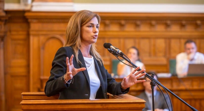 Horvátországban bukkant fel Varga Judit és Windisch László – Focimeccsen szurkoltak – fotók!