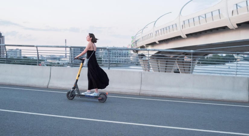Ennyi lesz a maximális sebesség – így szabályoznák a rollereket