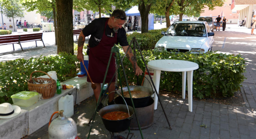 A csípős ízek és a pörköltök szerelmeseinek kedvez a mai nap