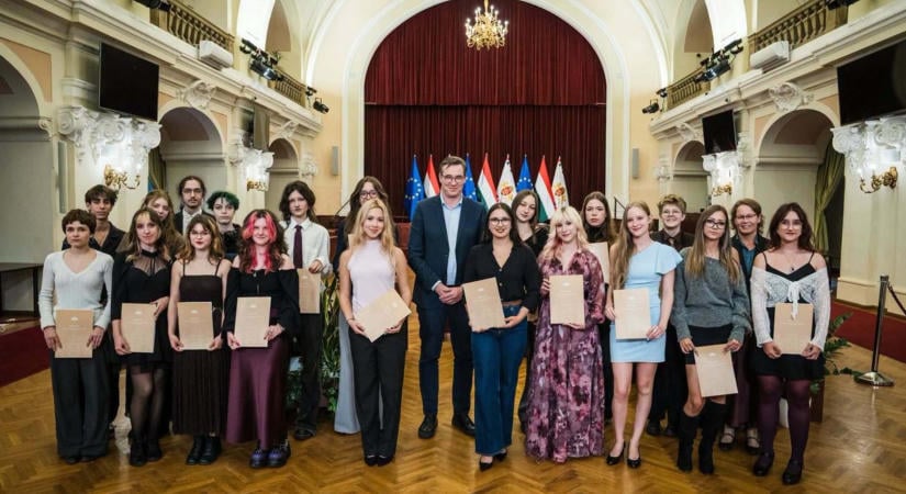 Művészeti ösztöndíjjal támogatja a főváros a tehetséges középiskolásokat