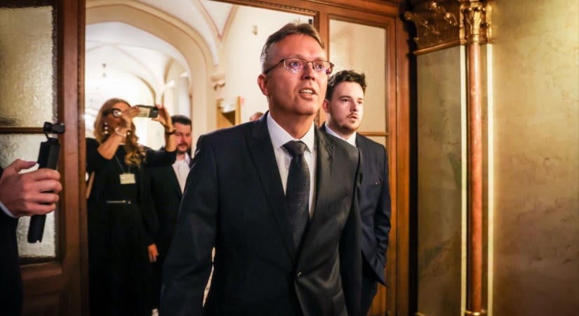 A Semmelweis Egyetem szűkszavúan reagált Hankó Balázs őrizetbe vételére
