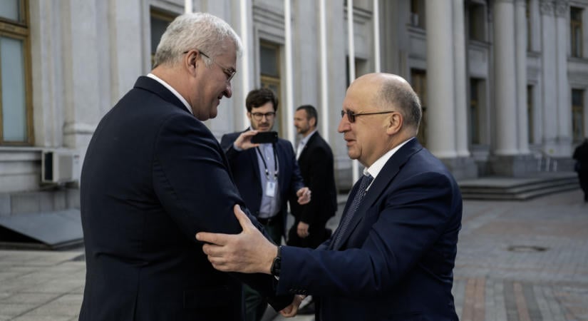 Elásták a csatabárdot: Ukrajna köszönetet mondott Magyarországnak