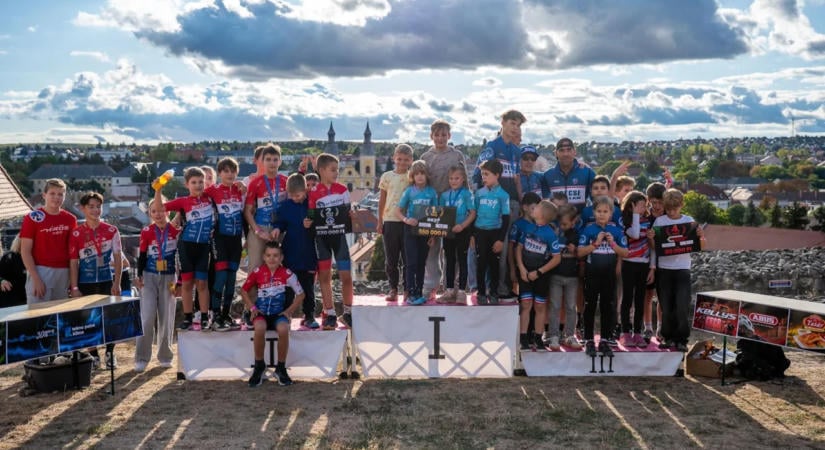 Történelmi falak között zárult a Maraton Challenge hegyikerékpáros sorozat