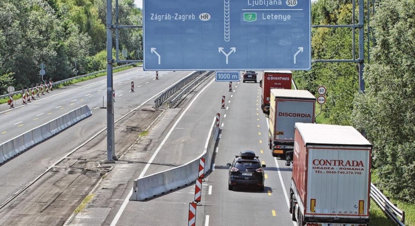 Erről elfelejtett beszélni Vitézy Dávid: valósággal ömlik a költségvetésbe az útdíjbevétel – lehet, hogy mégsem volt olyan rossz biznisz az MKIF-nek adni az autópályákat
