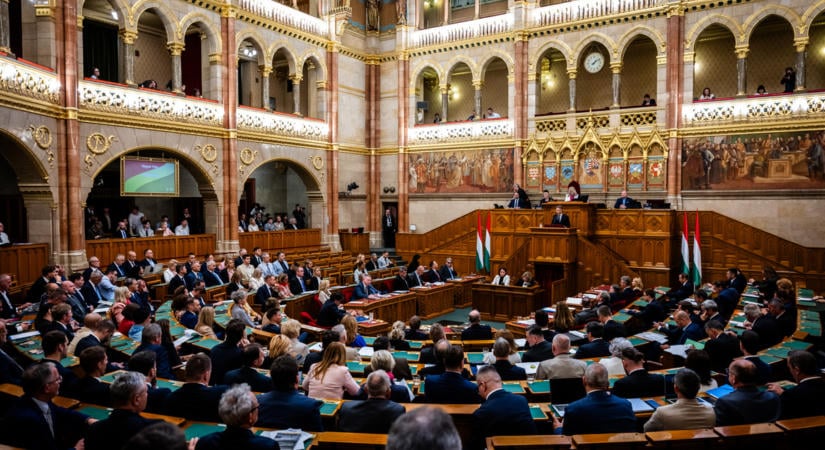A köztársasági elnök bejelentése után beszédet mond Magyar Péter - Az Országgyűlés ülése