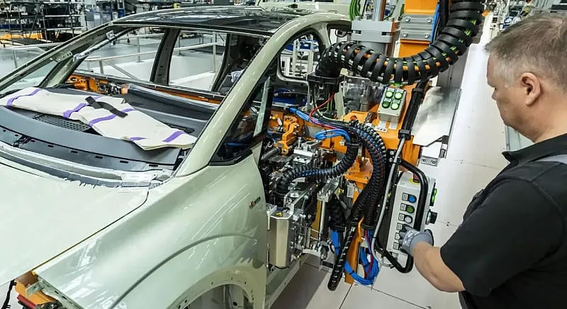 Az Audi átalakítaná a gyártást, hogy a robotok is boldoguljanak vele