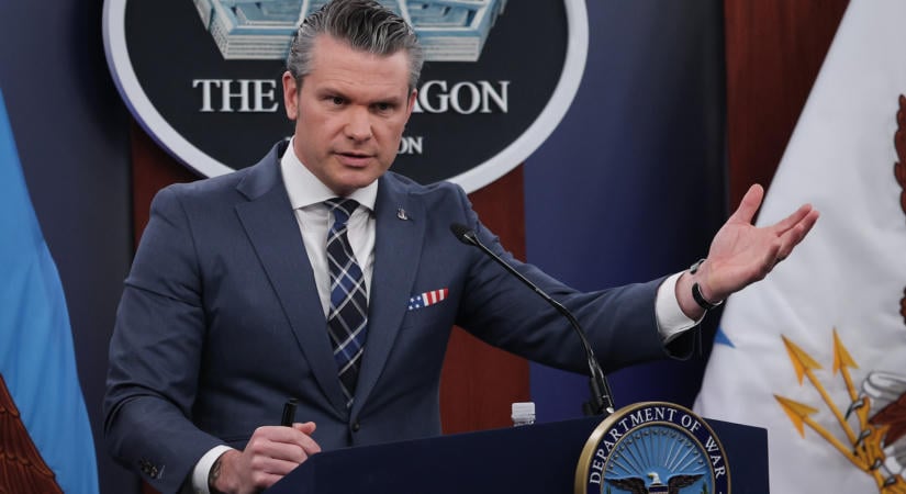 Titkos tárgyaláson bukkant fel Trump háborús minisztere: pattanásig feszült a helyzet, ismét felrobban a Közel-Kelet?