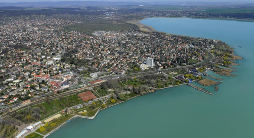 21 Kutatóközpont: a többség kisajátítással is védené a Balatont