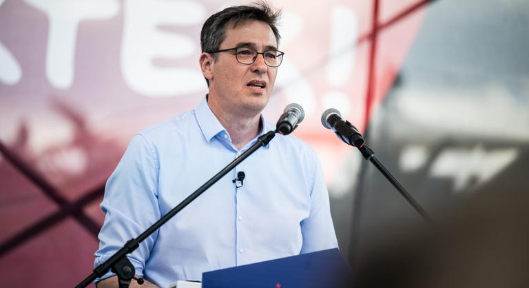 Csődközeli helyzet Budapesten: szeptemberben szakadékba dőlhet a főváros