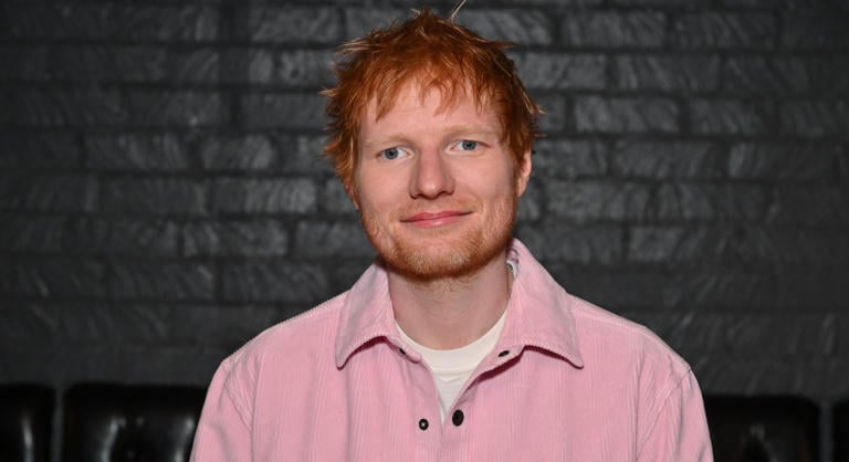 A közönség előtt sírta el magát Ed Sheeran, egyedül kellett színpadra lépnie a botrány után