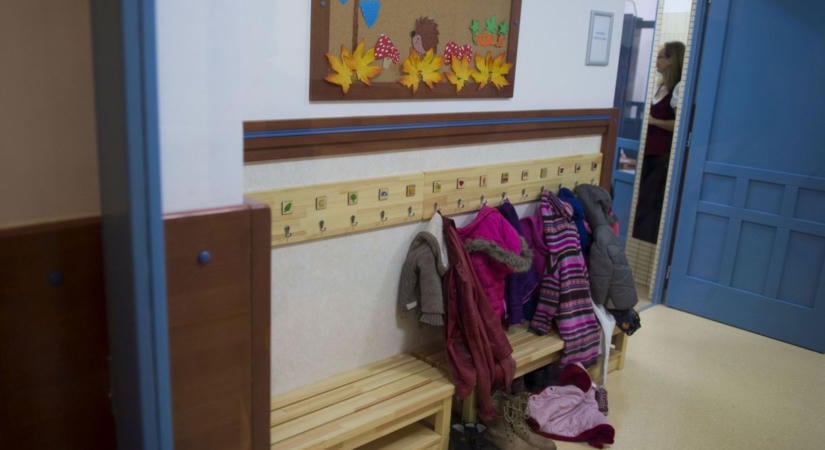 Undormánynak nevezték, celluxszal ragasztották le a kisfiú száját, vádat emeltek a bölcsődei dolgozók ellen