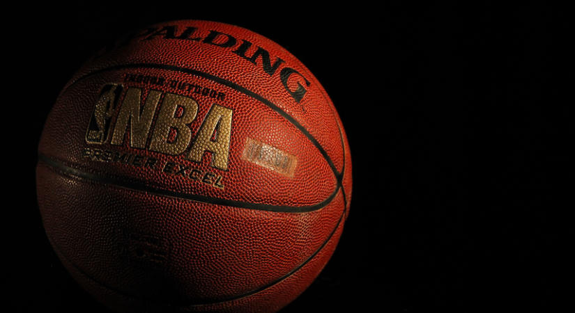 A csúcsról a mélybe: Így vált hajléktalanná a 6 milliárdos vagyont kereső NBA-kosaras