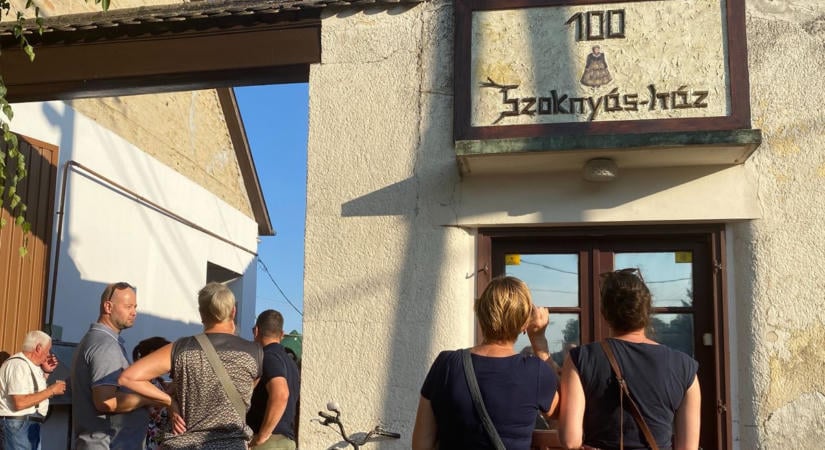 Százszoknyás csoda született Nagybaracskán  fotók