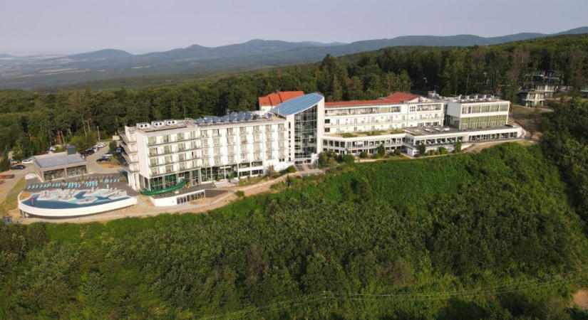 Hackerek bénították meg a mátraházi Hotel Ózont – több tízezer vendég adatai is érintettek lehetnek