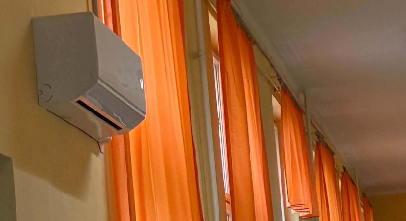 Több mint nyolcvan új klímaberendezéssel fejlesztették az egri kórházat
