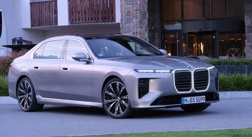 Egy rendes házba költözhetsz a 7-es BMW listaárából