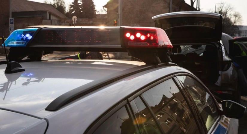 Újabb baleset történt Borsodban, két autó ütközött a forgalmas főúton