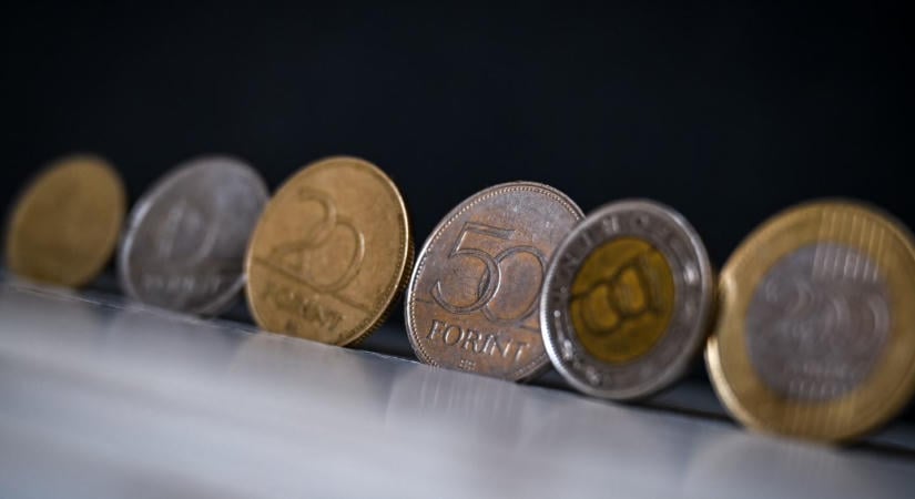 Kellemetlen fordulat a devizapiacon: így kezdte a napot a forint