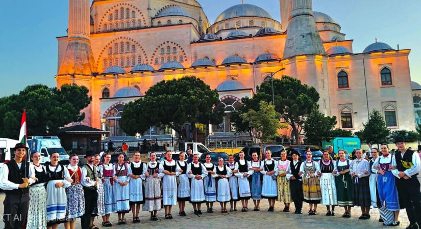 A Ballószögi Kincsecskék Isztambul után az Ősök Házában táncolnak  fotók