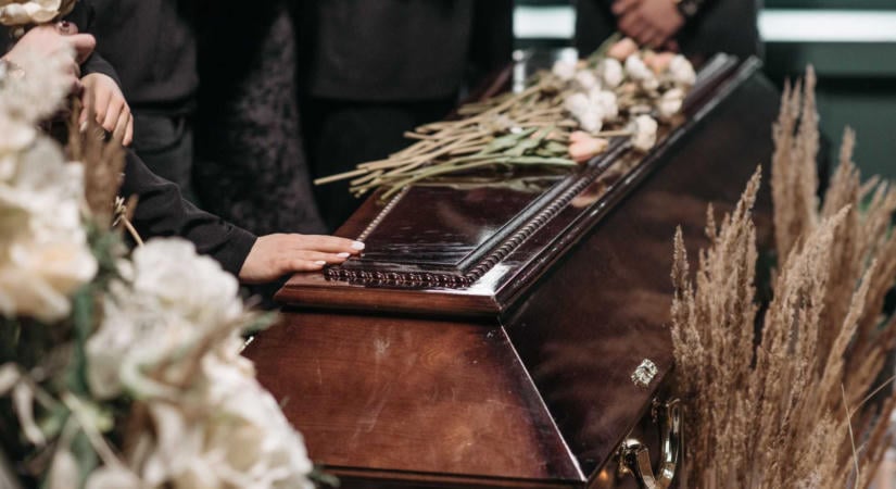 Koporsóban tért magához a halottnak hitt kamaszlány