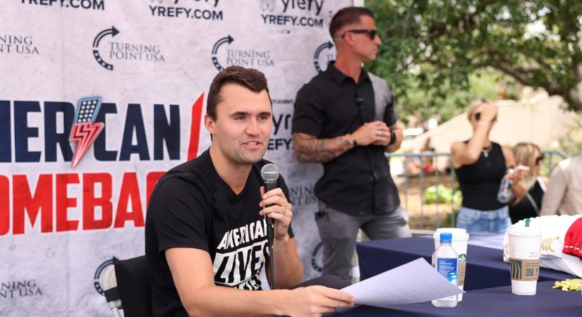 Halálbüntetést kérnek Charlie Kirk feltételezett gyilkosára, akivel először nézett szembe az aktivista özvegye