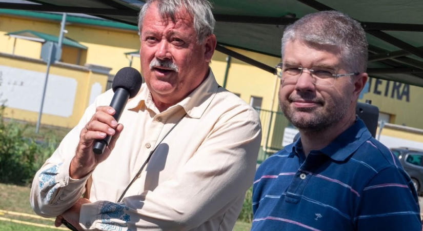 Az idén 80 millió forintos NKA támogatással kitömött szombathelyi MMIK-ban tart fórumot V.Németh Zsolt, Ágh Péter, és Hortay Olivér