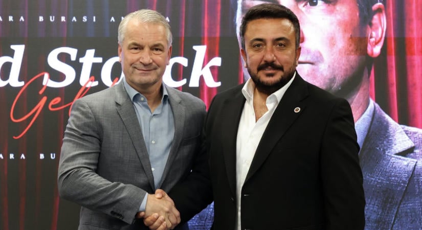 Hivatalos: Bernd Storck visszatért a kispadra