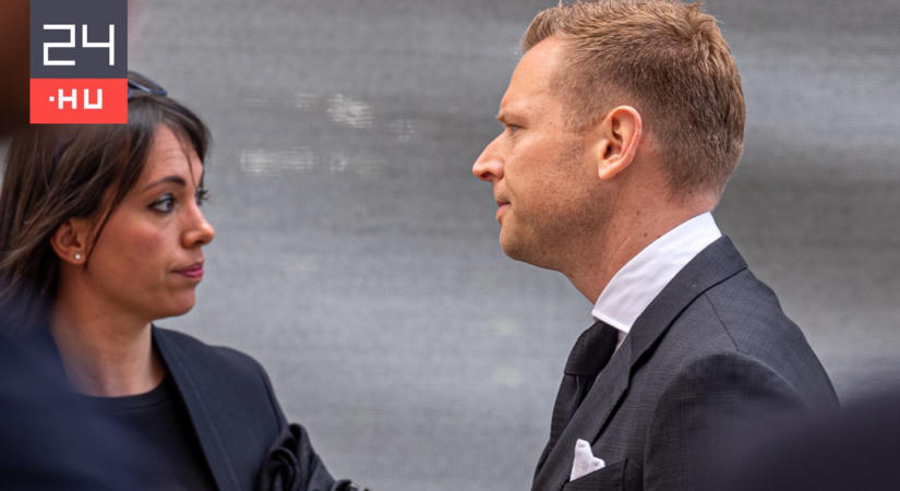 Londonban, egy G-Mercedesből kiszállva szpottolták Orbán Ráhelt és Tiborcz Istvánt