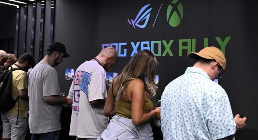 Kisebb a legtöbb okostelefonnál az Xbox új kontrollere - videó