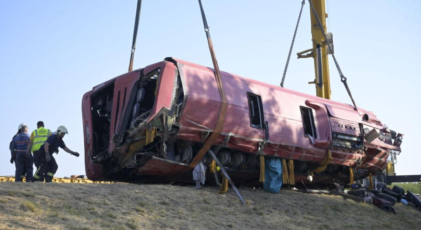 Elrendelték a lengyel turistabusz sofőrjének letartóztatását
