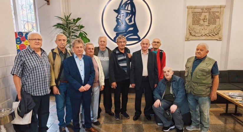 Tengerésztől a polgármesterig: 60 év után újra összejött a legendás egri osztály