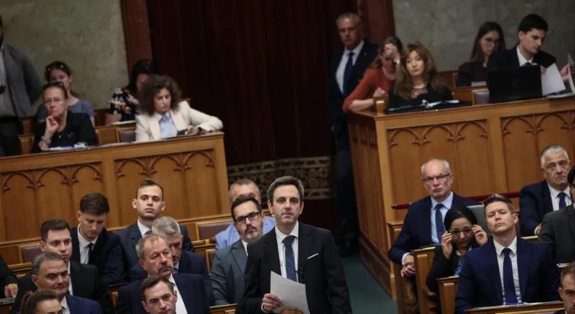 Sulyok Tamás aláírta: szerdán hatályba lép a devizahiteles törvény