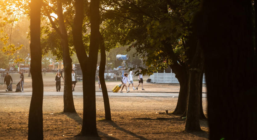 Több mint ezer felszerelést hagytak a Szigeten, most másoknak segítenek velük