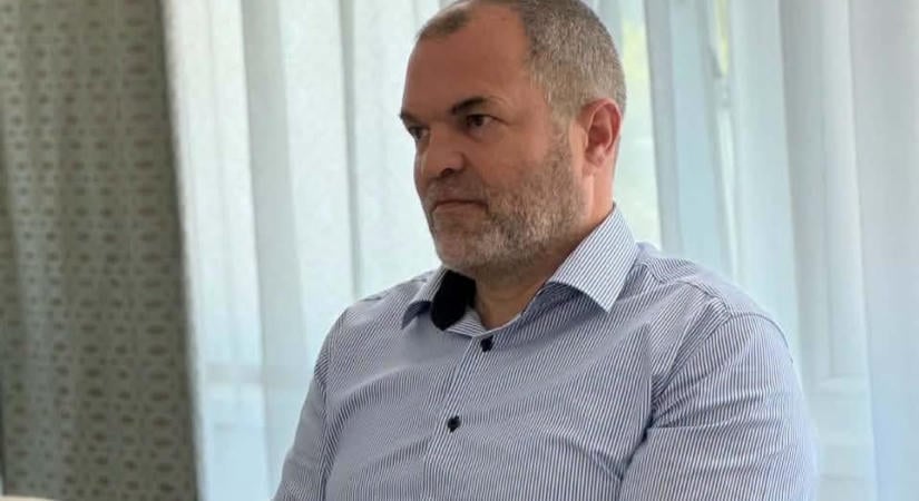 Kapott megbízási díjat a tiszás parlamenti képviselő, de nem úgy, ahogy Hadházy Ákos meséli