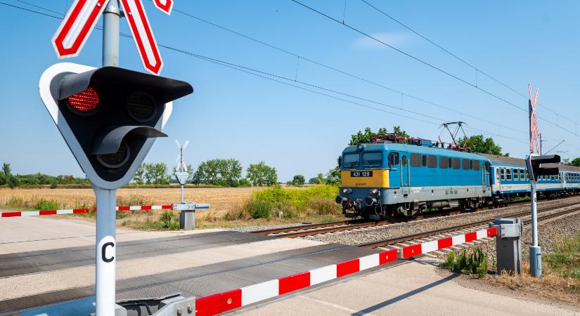 Leszámolnak a lassújelekkel a veresegyházi vasútvonalon