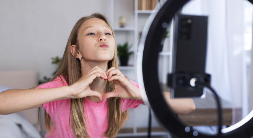 EB: a TikTok nem megfelelően védi a kiskorúakat