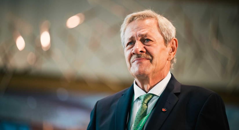 Díszpolgári címet kapott Takács Csaba Nagyenyeden