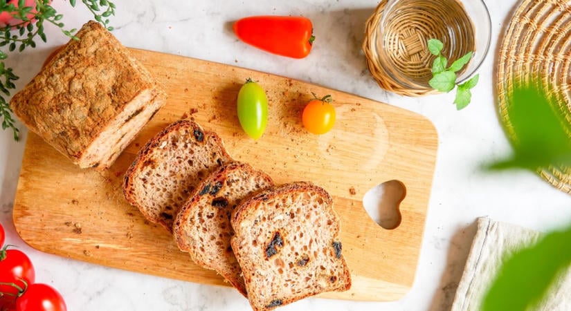 Annuskám: Rozsos aszalt szilvás diós kenyér - recept