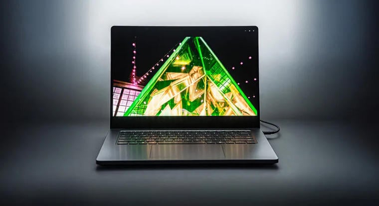 6000 dolláros PC-t, brutális Surface laptopot és okosabb Windowst villantott a Microsoft