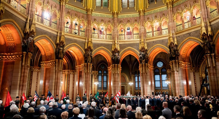 Krasznahorkai László, Schiff András, Enyedi Ildikó és Jeszenszky Géza is díjat kapott az Országházban