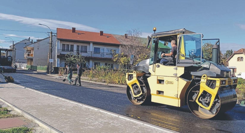 Szintbe hozzák az utakat, nagyszabású csatornafelújítás indult Nagyatádon