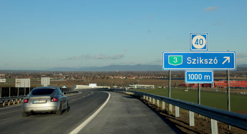 Autópálya matrica árak 2027: kiszámoltuk, ennyivel drágulhatnak a sztrádák jövőre