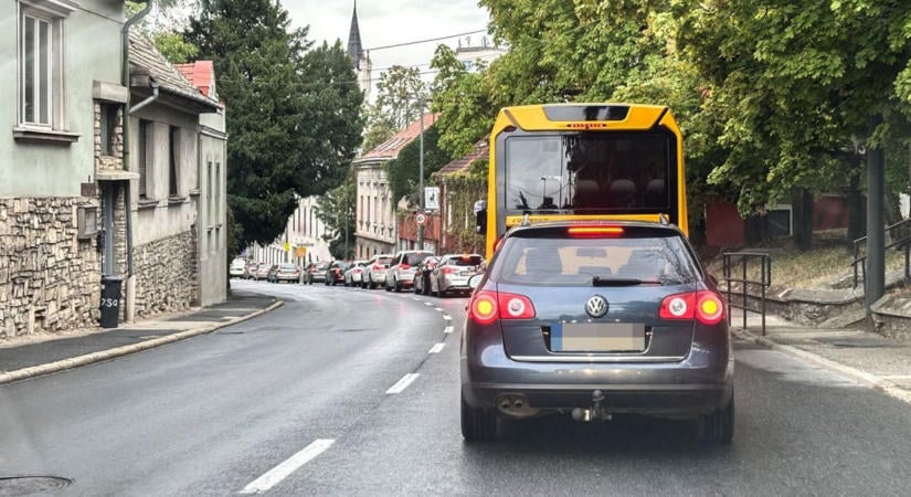 Beüzemelték a lámpákat a veszprémi hotel körforgalomnál – megnéztük, mi történik a délutáni csúcsforgalomban (képekvideó)