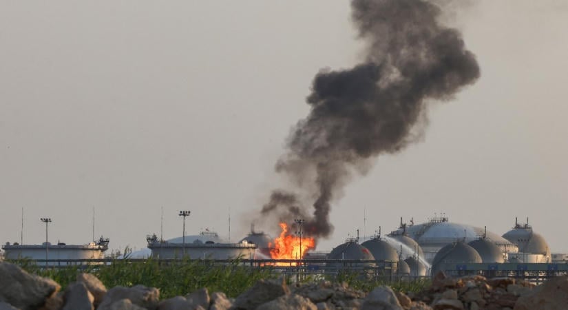 A hútik szerint rakétákkal és drónokkal támadták a Saudi Aramco egyik rijádi létesítményét