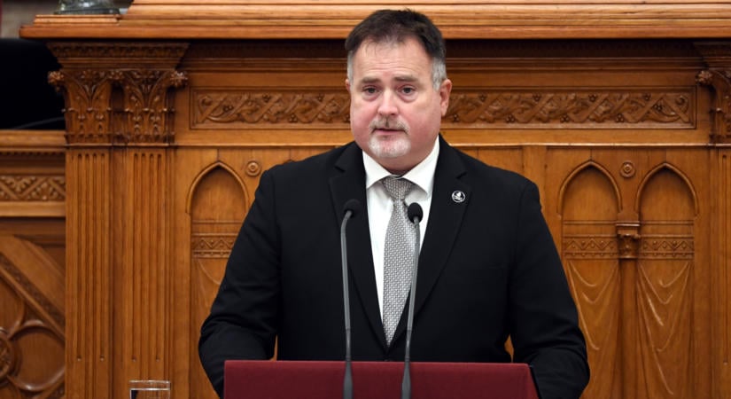 Magyar Péter miatt az államfőhöz fordult az ÁSZ elnöke