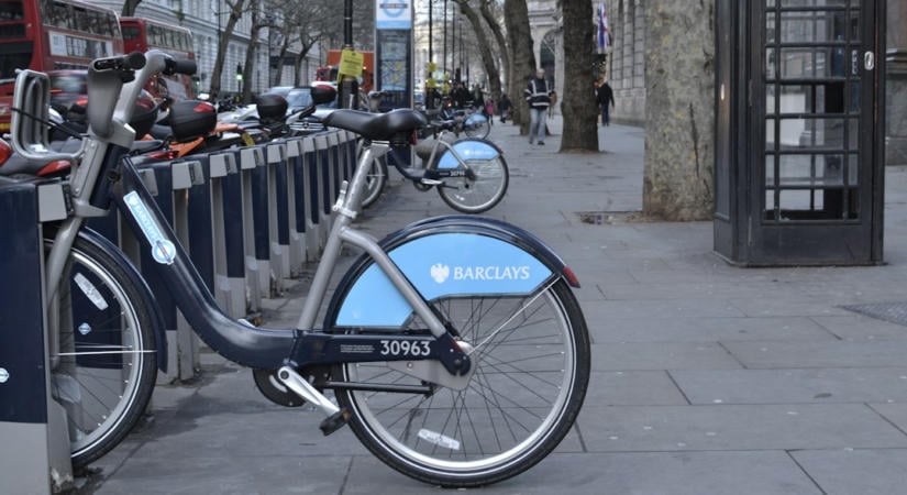 Barclays 5000 munkahelyet csökkent 2026-ig, az AI hatékonyságot növel
