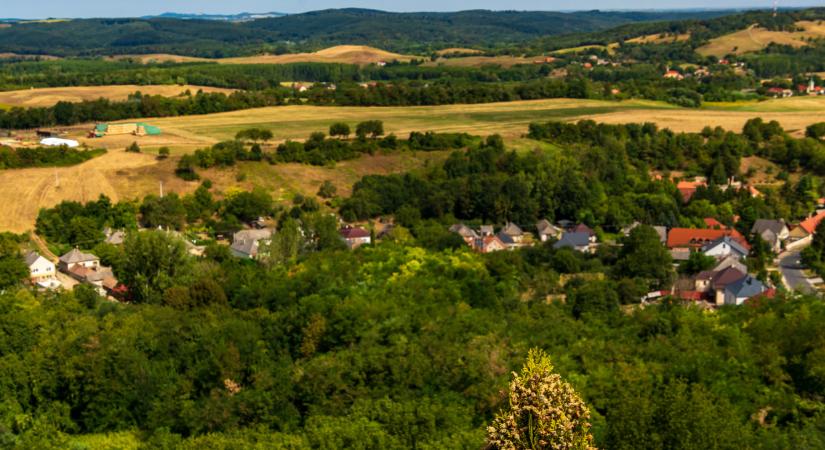 Túrázók, figyelem! Lebontják az ország egyik legszebb kilátóját: turistautakat is lezárnak