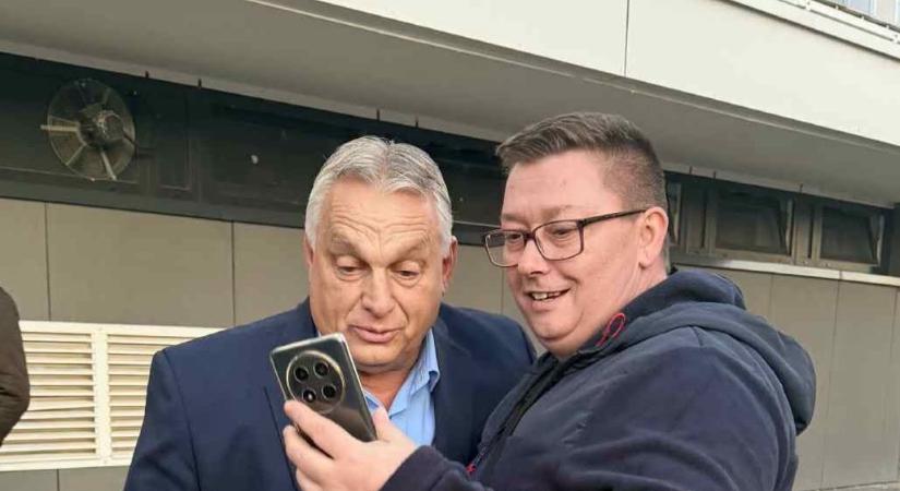 Már nem gyanúsítják a megafonos propagandistát, aki Orbán-párti felkelésről magyarázott