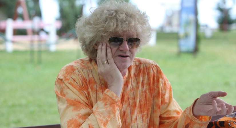 Müller Péter Sziámi koncertje búcsúztatja a Szigetet