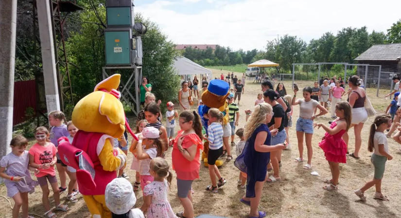 Gyermeknap Csongoron - Az összefogás és a hit megtartó ereje